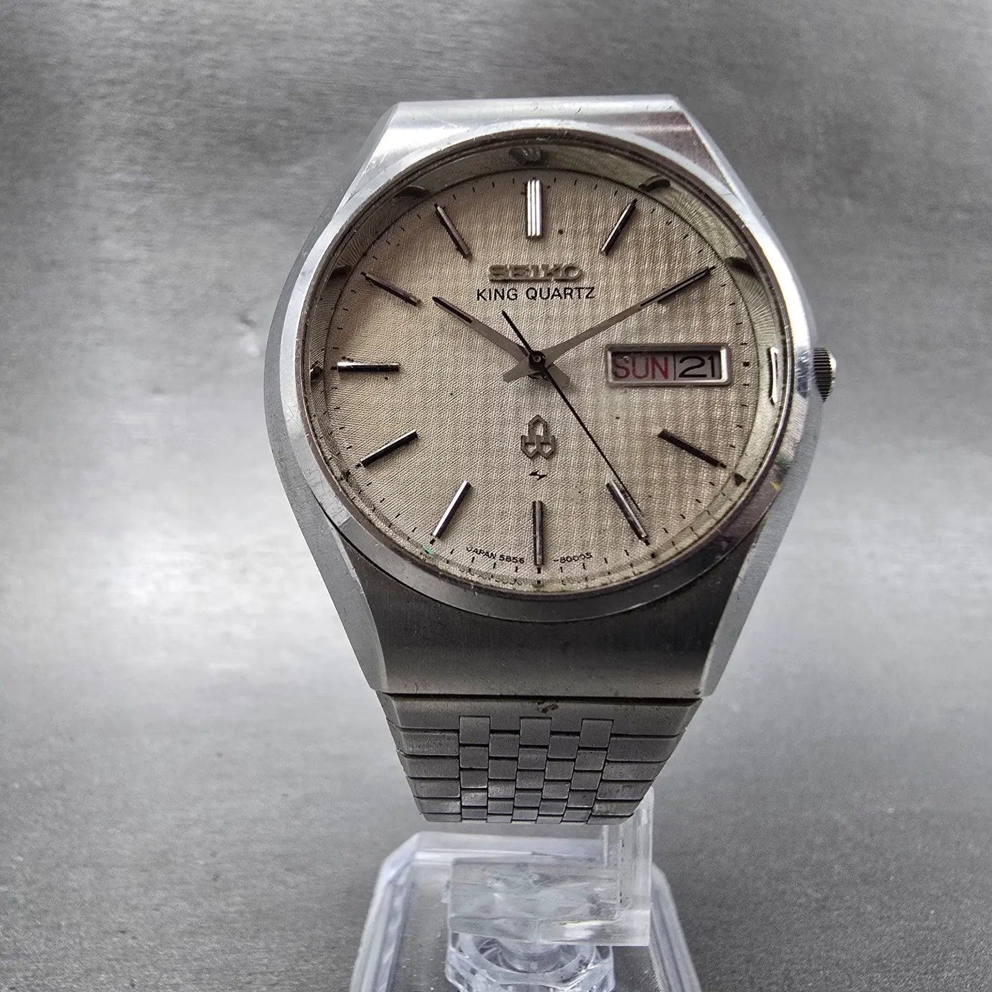 Seiko King Quartz Watch Men 37mm Silver Dial Silver Tone Daydate 5856-8001 PARTS6