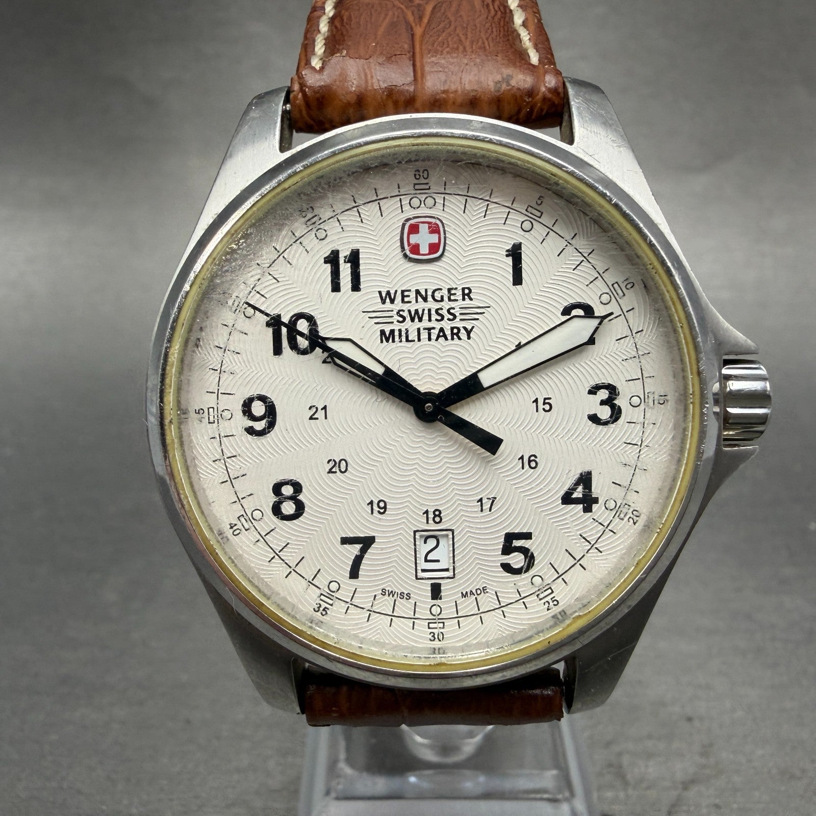Wenger Swiss Military Watch Men 40mm White Dial Steel Date Round 79201 New Batt0
