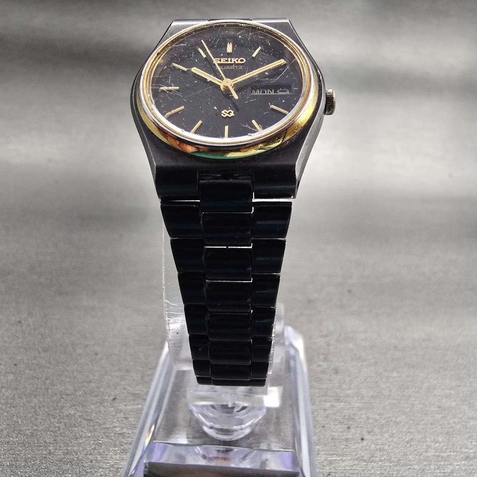 Seiko SQ Watch Women 24mm Black Dial Black & Gold Tone Daydate 2A23-0159 New Bat5
