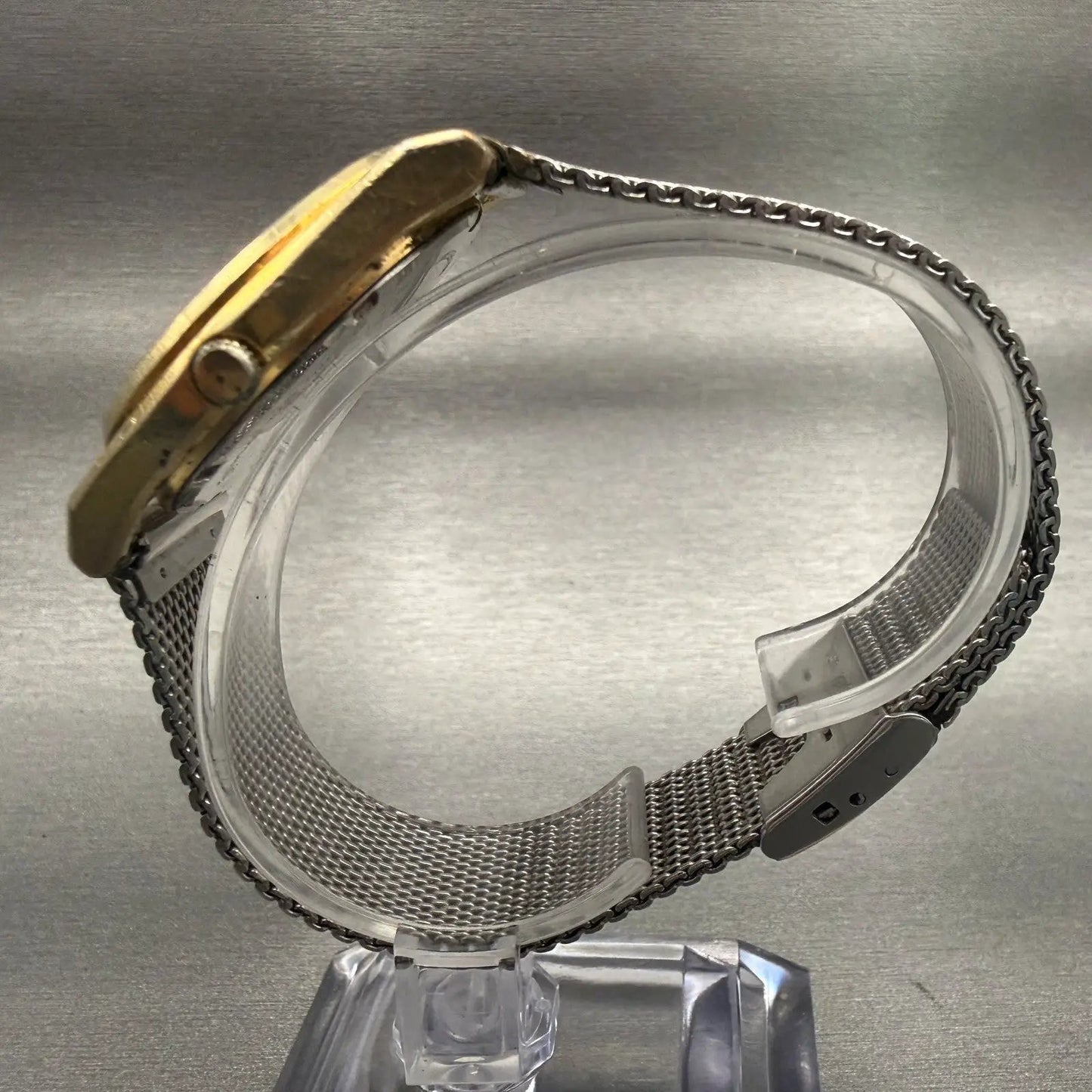 48101763