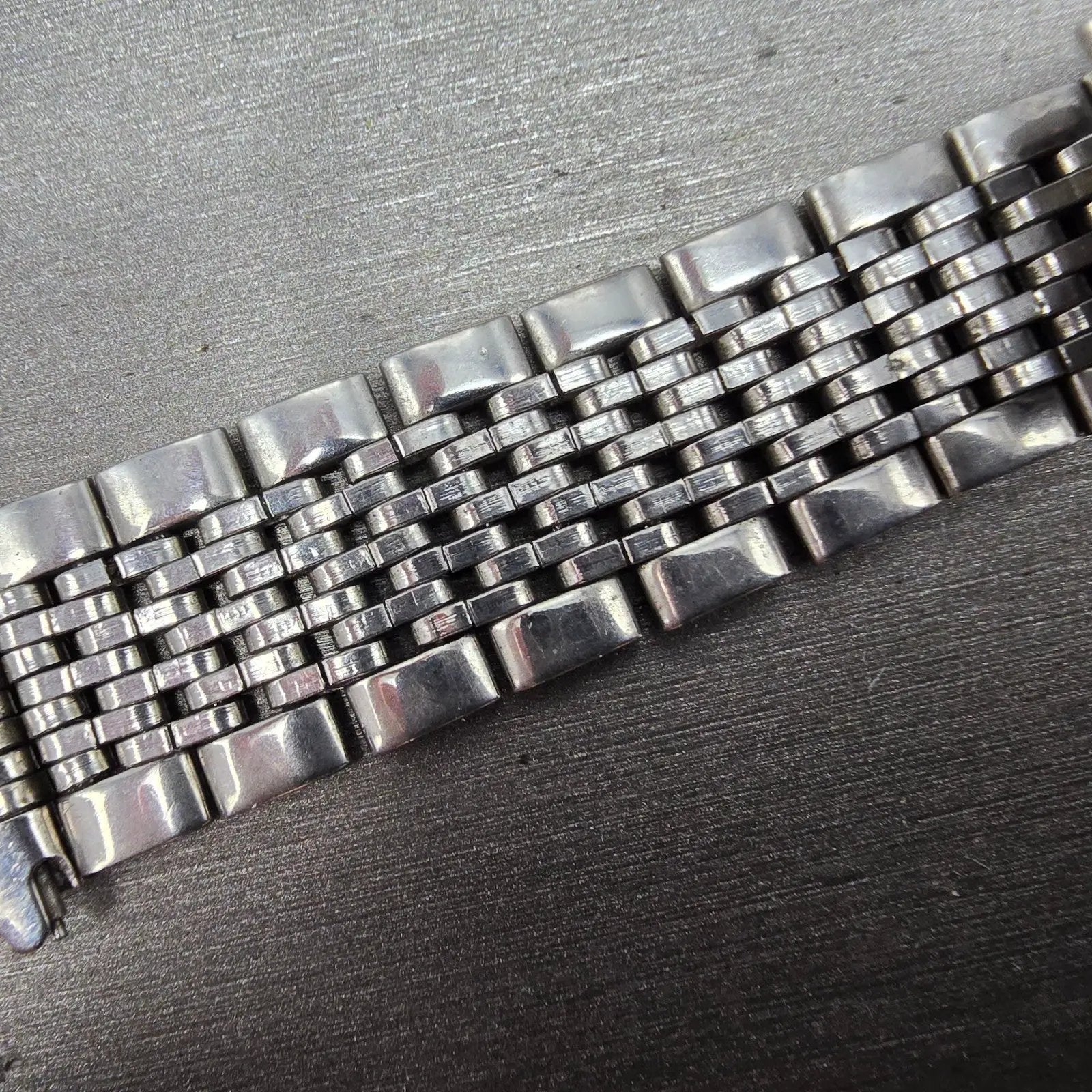 Seiko Beads Of Rice Bracelet 19mm Stainless Steel Silver Tone Tri Folding ClaspK10