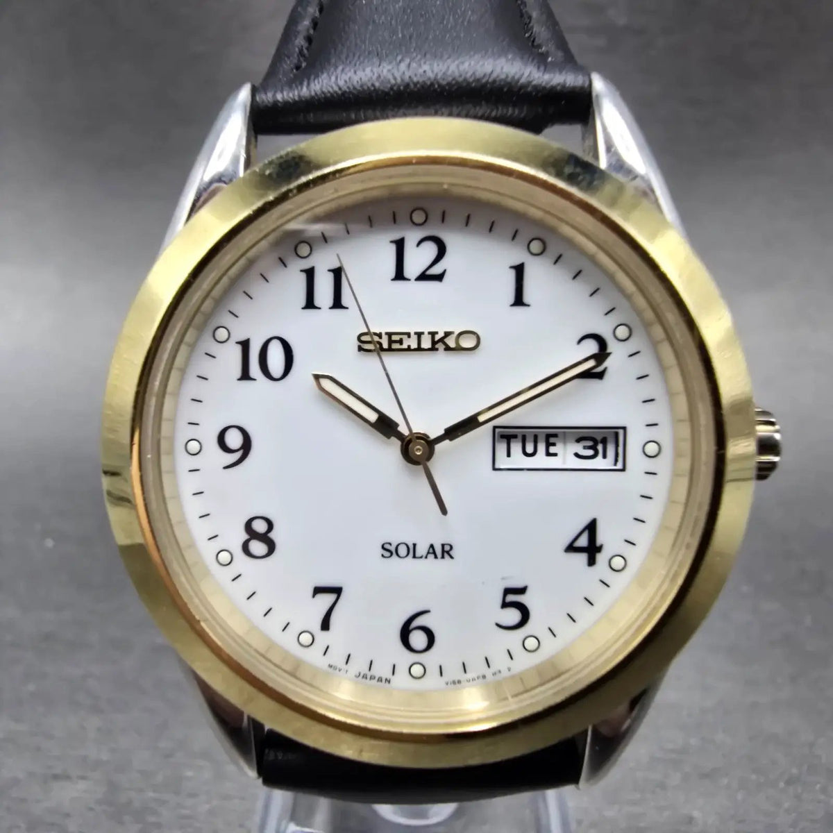 Seiko Solar Watch Men 37mm White Dial Two Tone Daydate Round V158-0AB0 Runs JP0