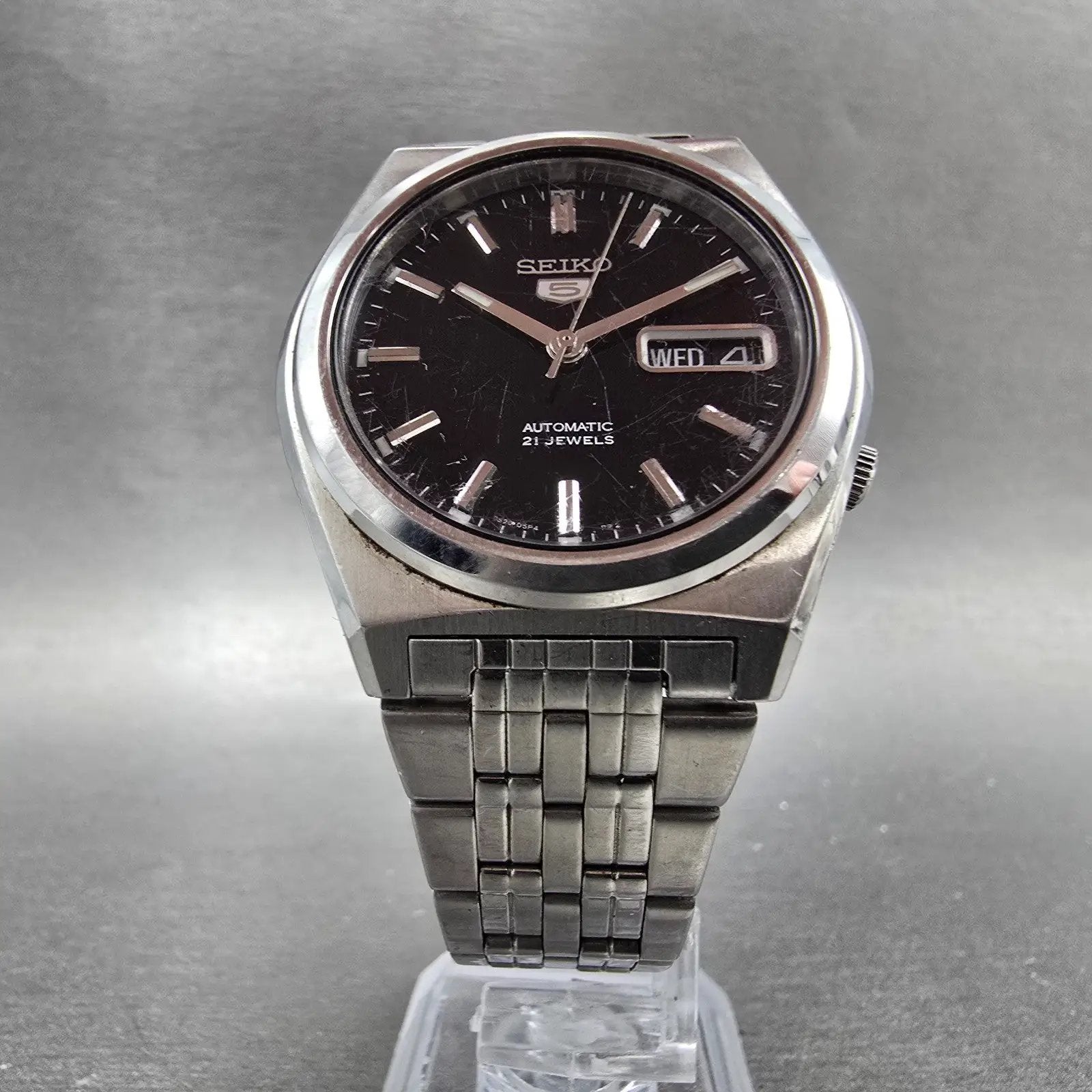 Seiko 5 Automatic Watch Men 37mm Black Dial Silver Tone Daydate 7S26-02E0 Runs5