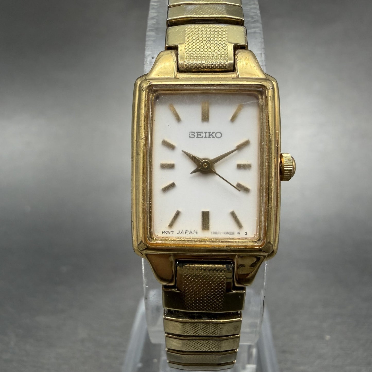Seiko Tank Watch Women 16mm White Dial Gold Tone Rectangle 1n01-0FH0 New Battery0