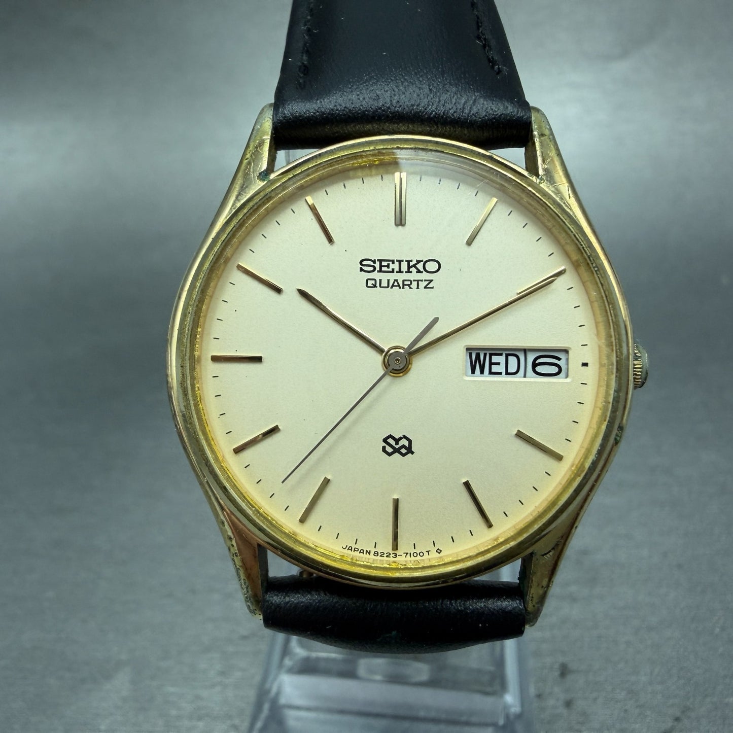Seiko SQ Watch Men 32mm Champagne Dial Gold Tone Daydate 8223-7089 New Battery0