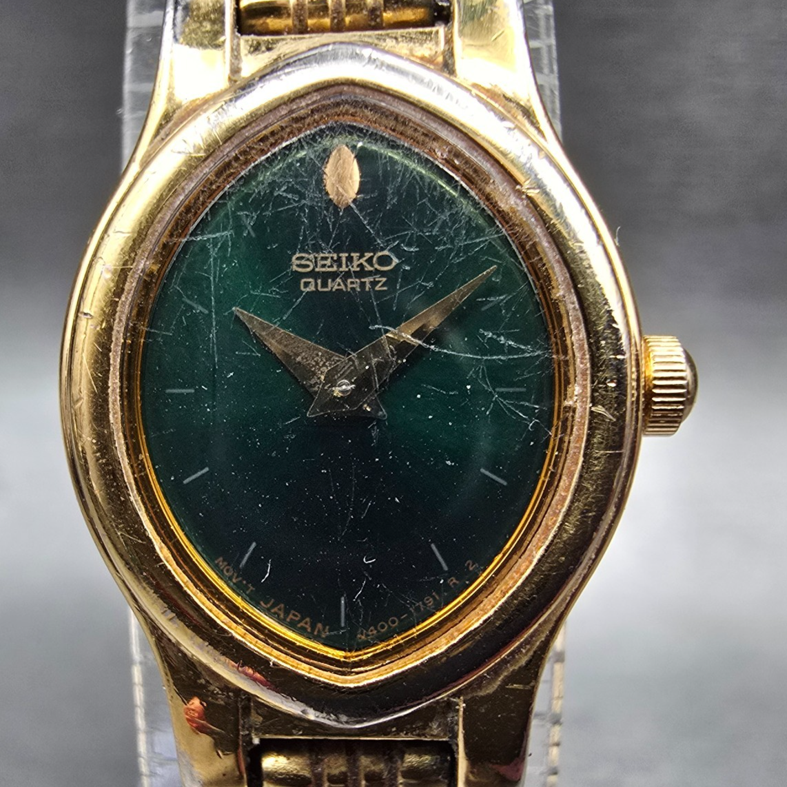 Seiko Watch Women 17mm Green Dial Gold Tone Oval V400-5588 New Battery Vintage1