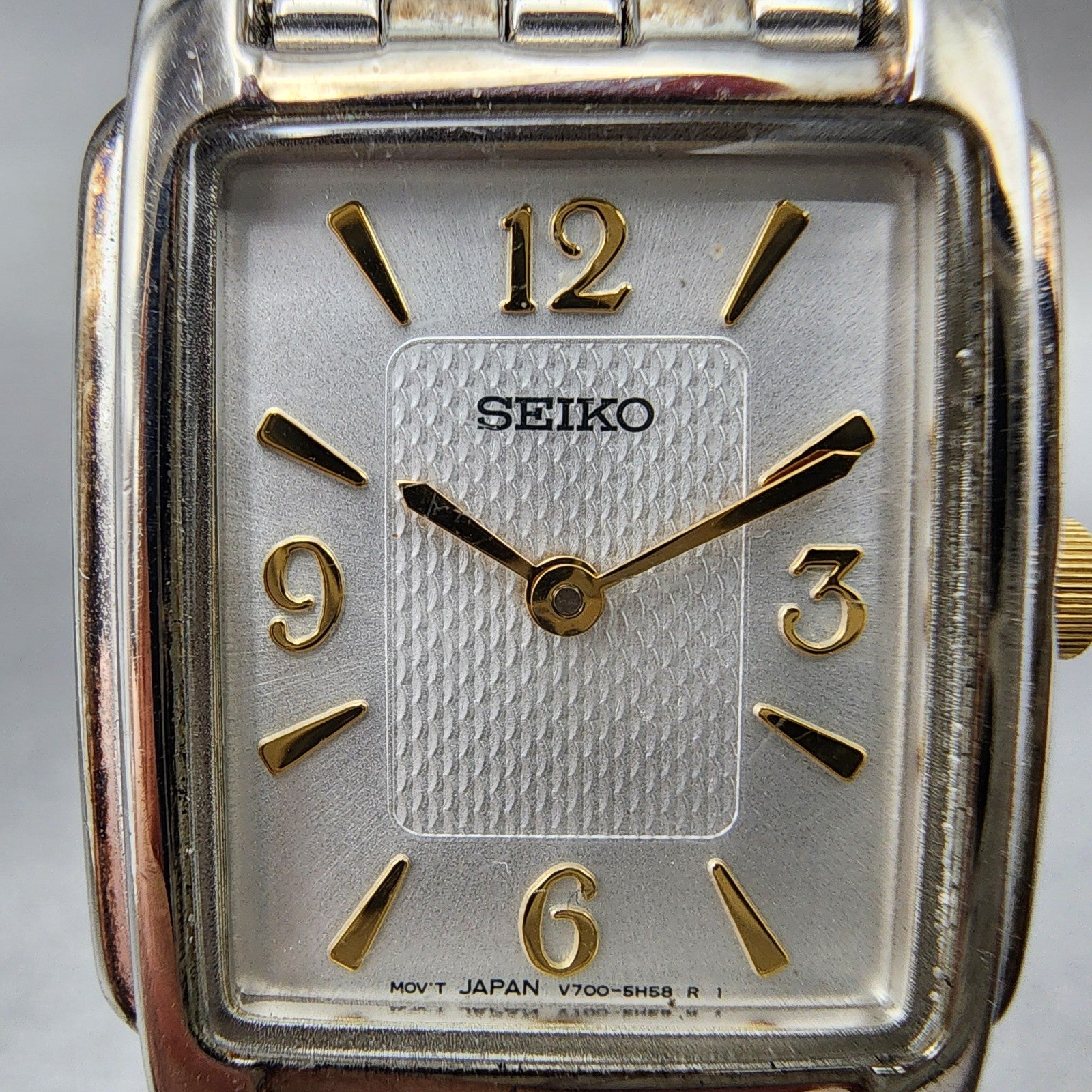 Seiko Tank Watch Women 23mm Silver Dial Silver Tone V7005J10 New Battery1