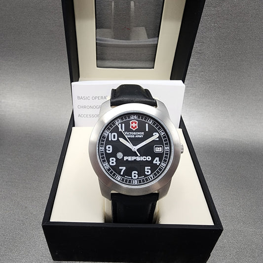 Victorinox Swiss Army Field Watch Men 38mm Black Dial Steel Pepsico New Battery0