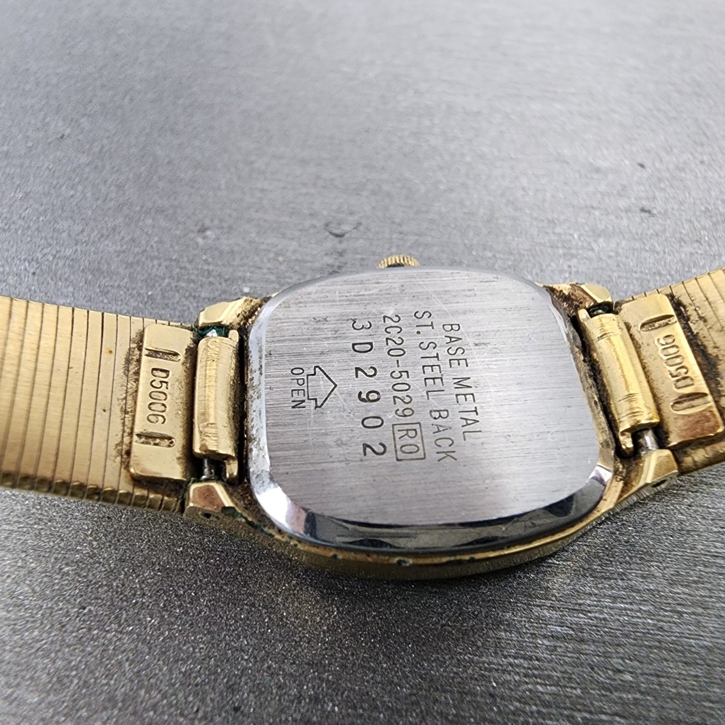 Seiko Watch Women 18mm Champagne dial Gold Tone Rectangle 2c205029 New Battery9