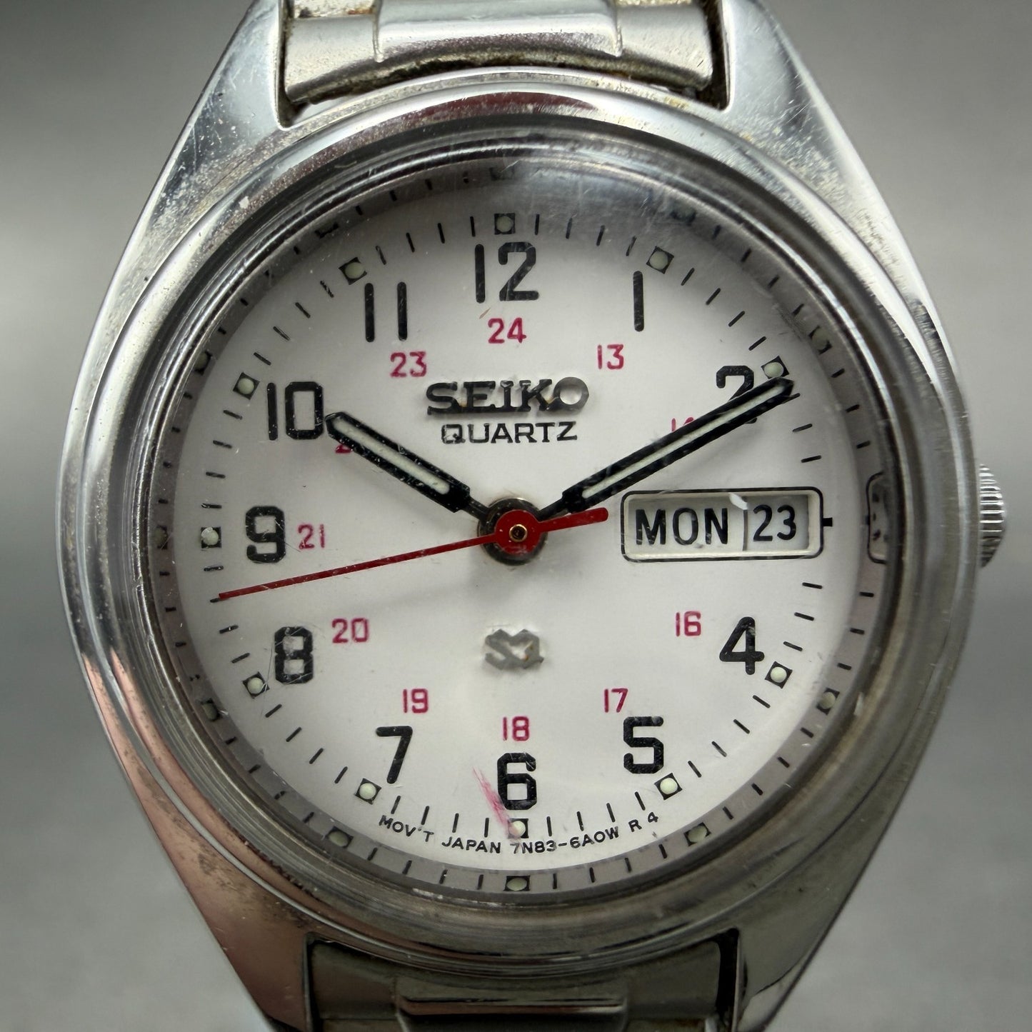 Seiko SQ Watch Women 24mm White Dial Silver Tone Daydate Round 7N83-6A09 New Bat1