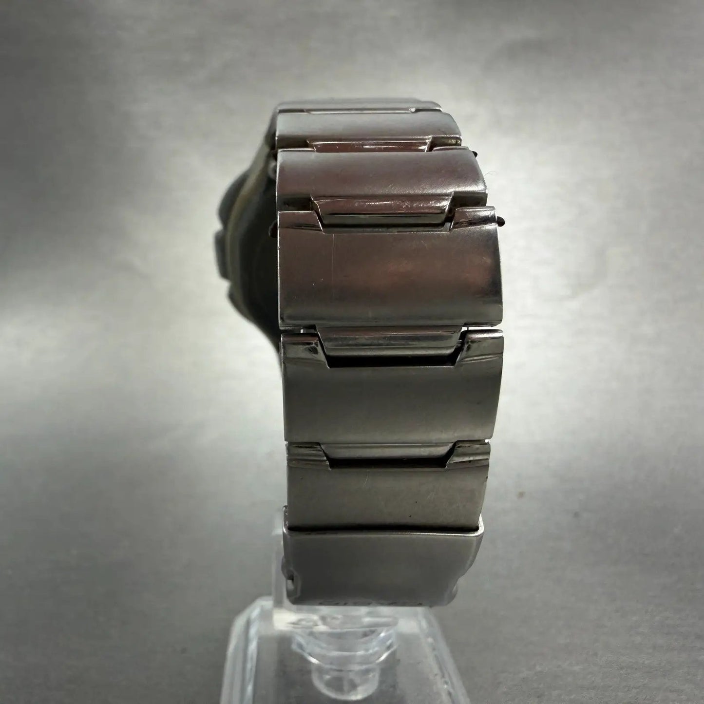 48043100