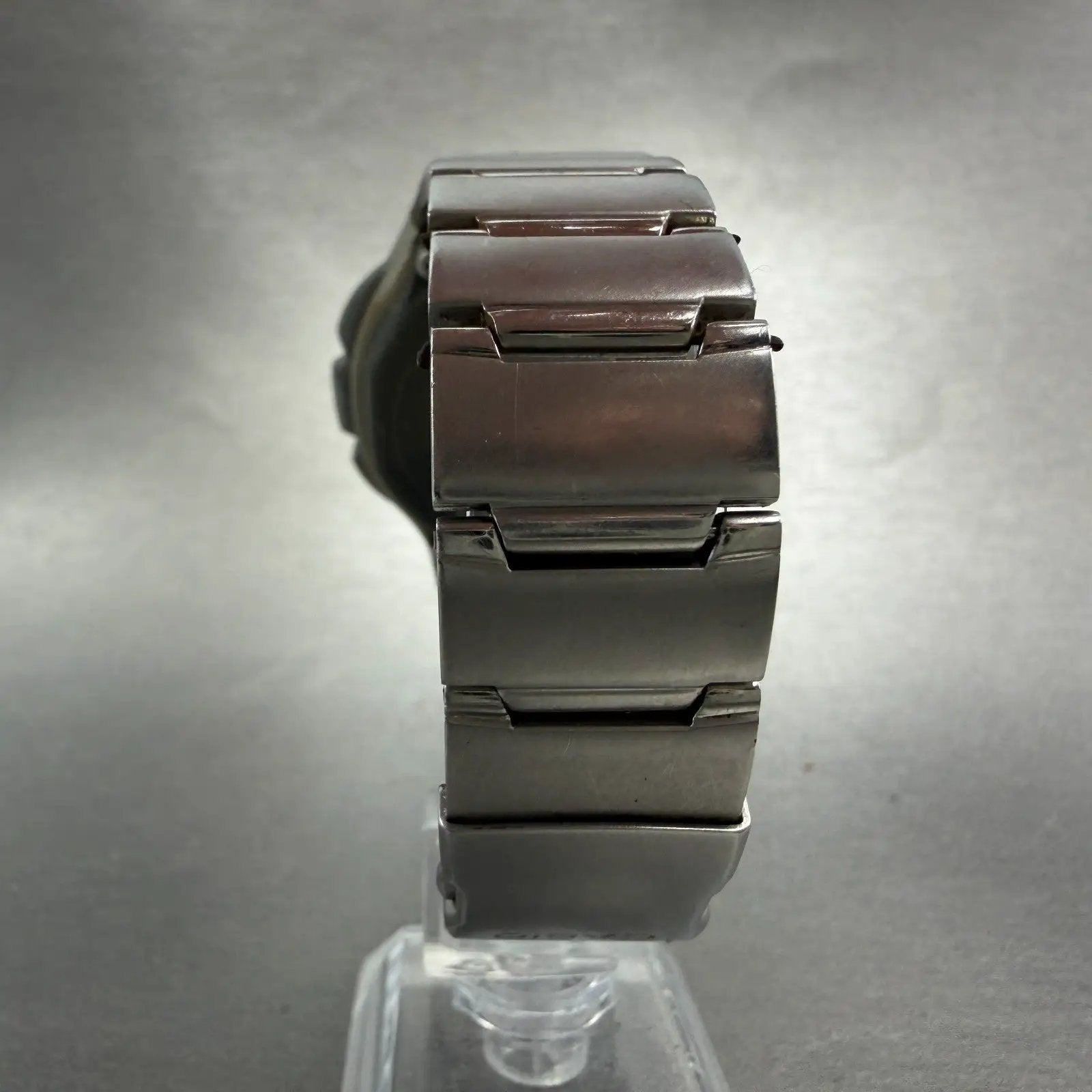 48043100