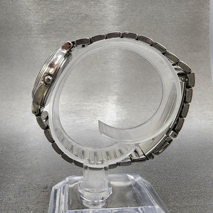 Seiko Solar Watch Women 28mm MOP Dial Two Tone Date Round V1820C70 Runs B12346