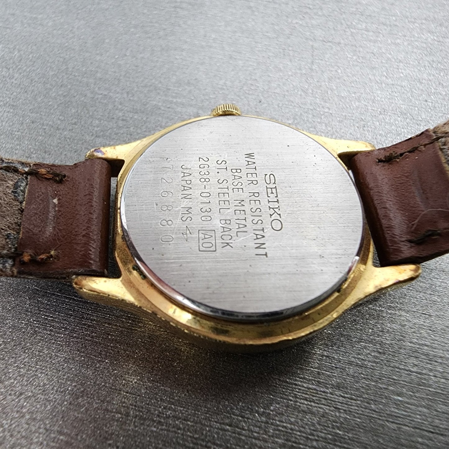 Seiko Avenue Watch Women 24mm White Dial Gold Tone 2g380130 New Battery9