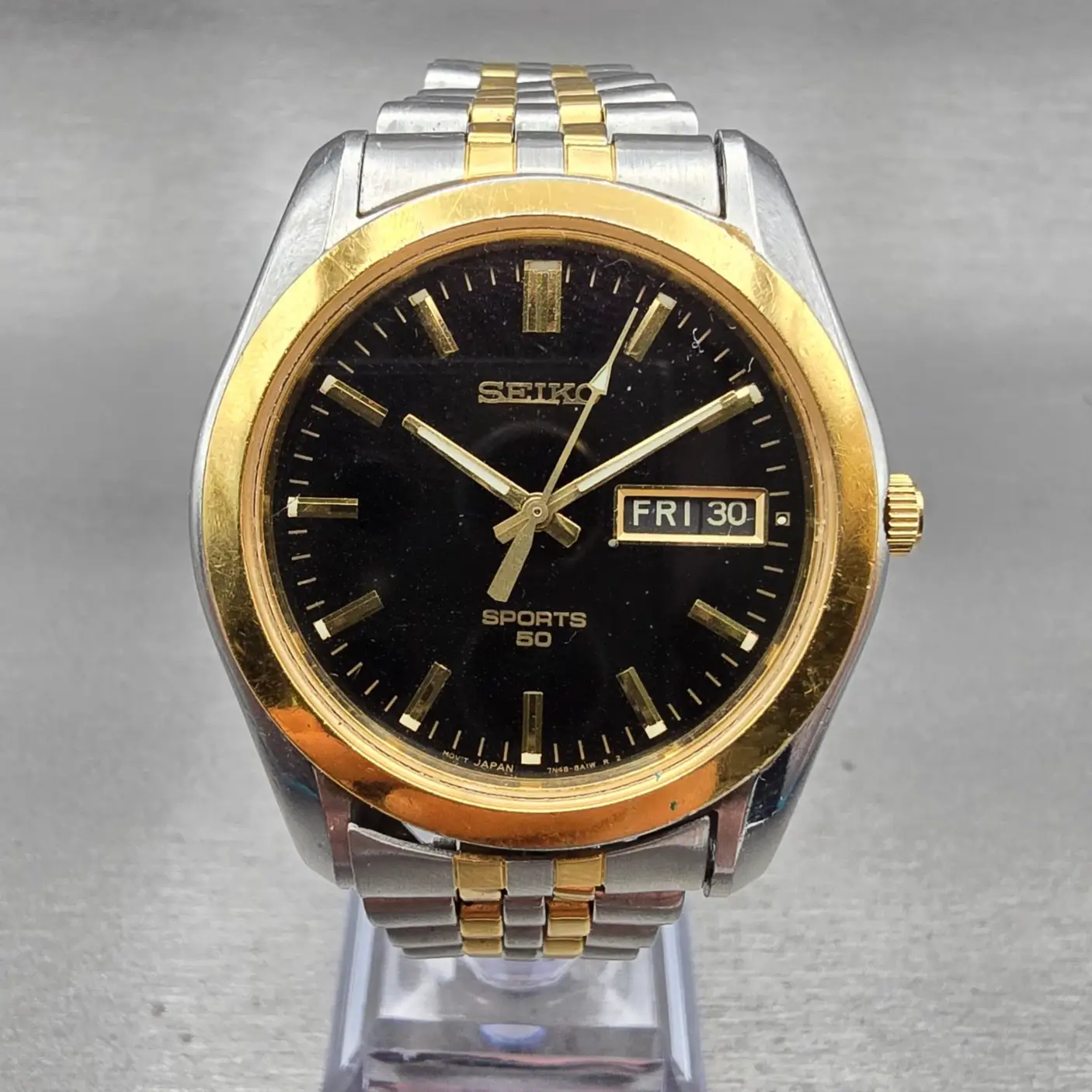 Seiko Sports 50 Watch Men 37mm Black Dial Two Tone Daydate 7N48-8A00 New Battery0