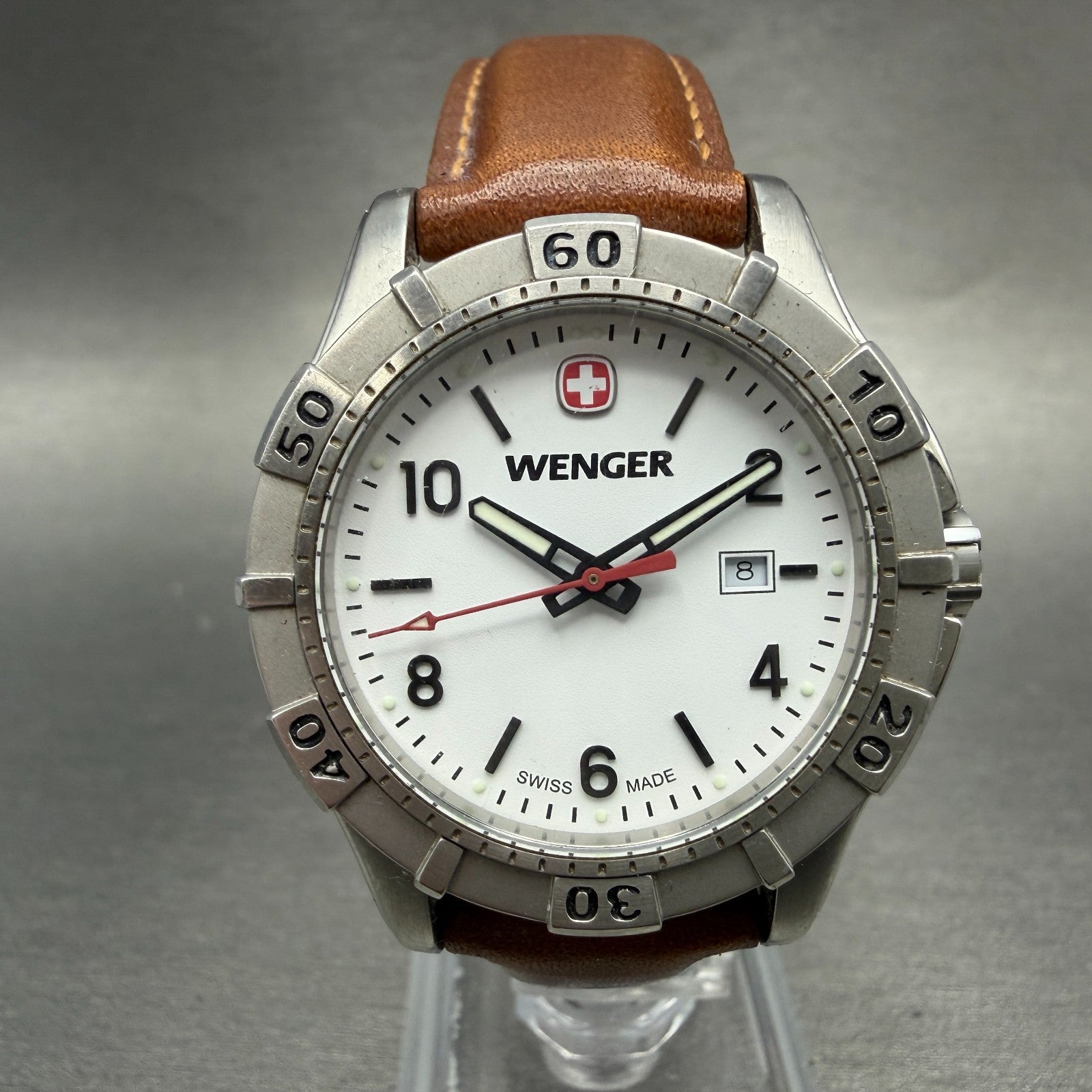 Wenger Dive Watch Men 35mm White Dial Silver Tone Daydate 0921.10 New Battery0