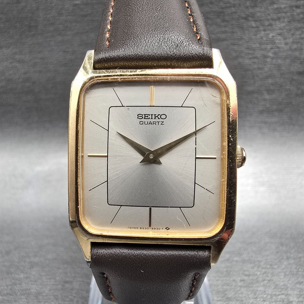 Seiko Tank Watch Men 26mm Silver Dial Gold Tone Rectangle 6530-5500 New Battery0