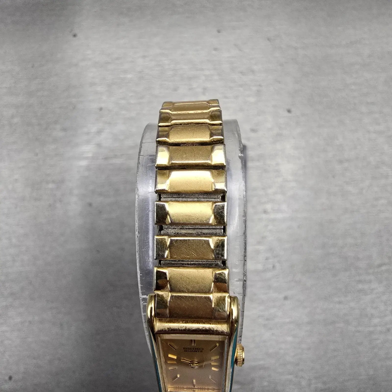 Seiko Tank Watch Women 12mm Gold Dial Gold Tone Rectangle 2E20-5239 New Battery4