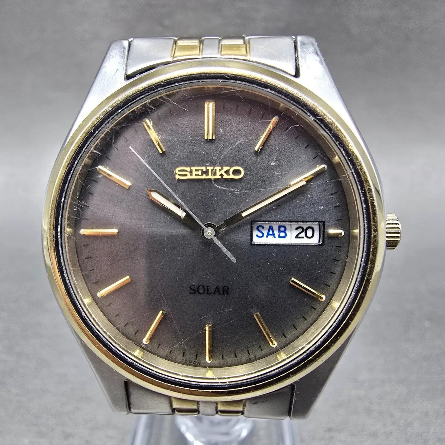 Seiko Solar Watch Men 37mm Gray Dial Two Tone Daydate Round V158-0AA0 Runs JKMN0