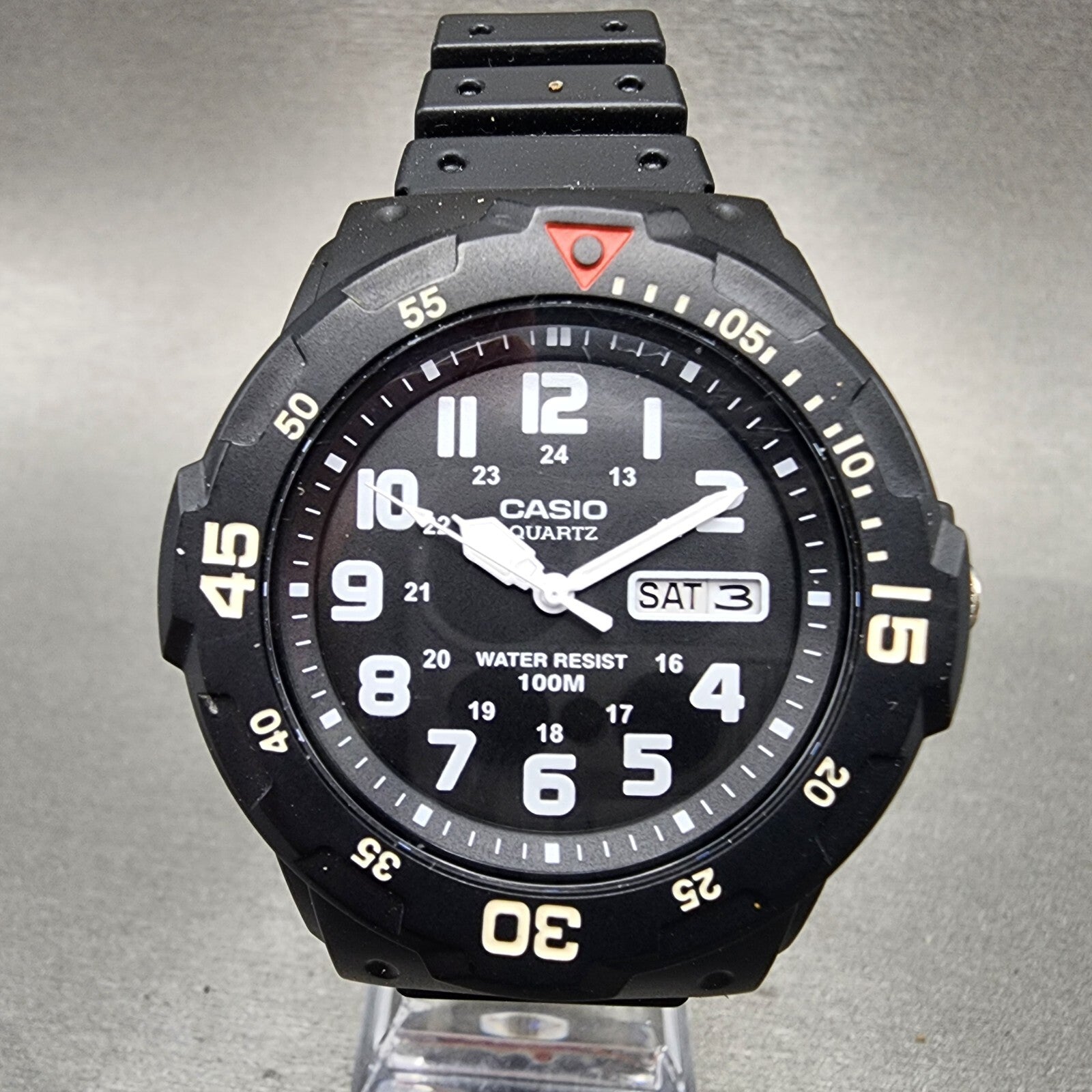 Casio MRW200H Dive Watch Men 43mm Black Dial Black Tone Daydate Round New Batt0