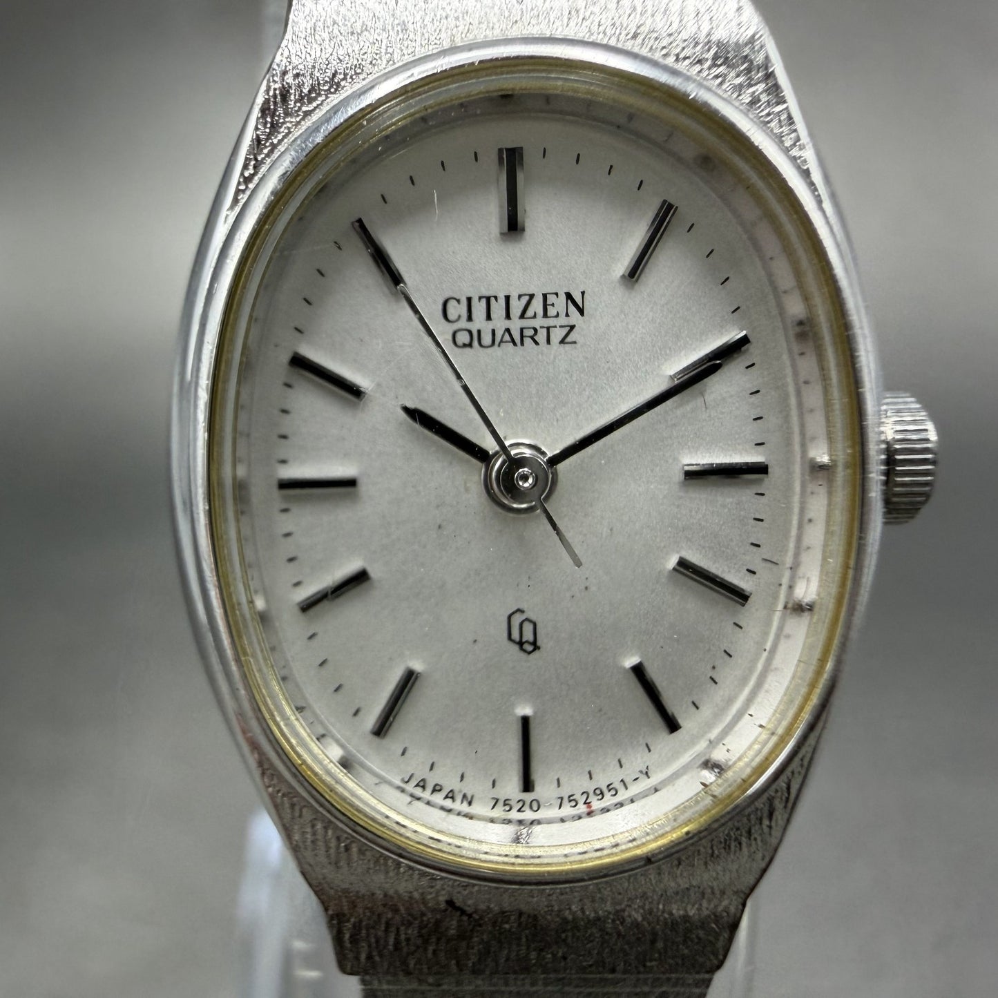 Citizen CQ Watch Women 18mm Silver Dial Silver Tone Oval 4-752104 New Battery1