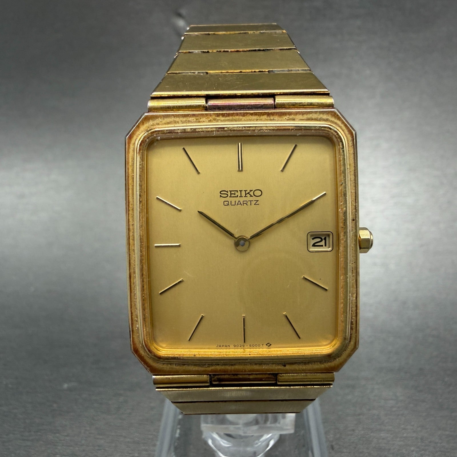 Seiko Tank Watch Men 28mm Champagne Dial Gold Tone Date 9029-5009 New Battery0