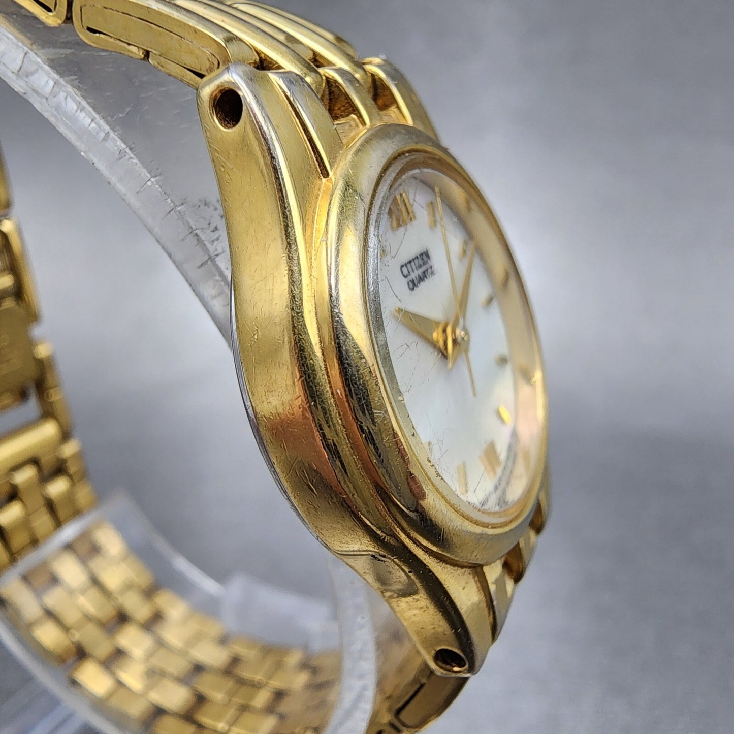 Citizen Watch Women 23mm MOP Dial Gold Tone Round 6031-352543 New Battery