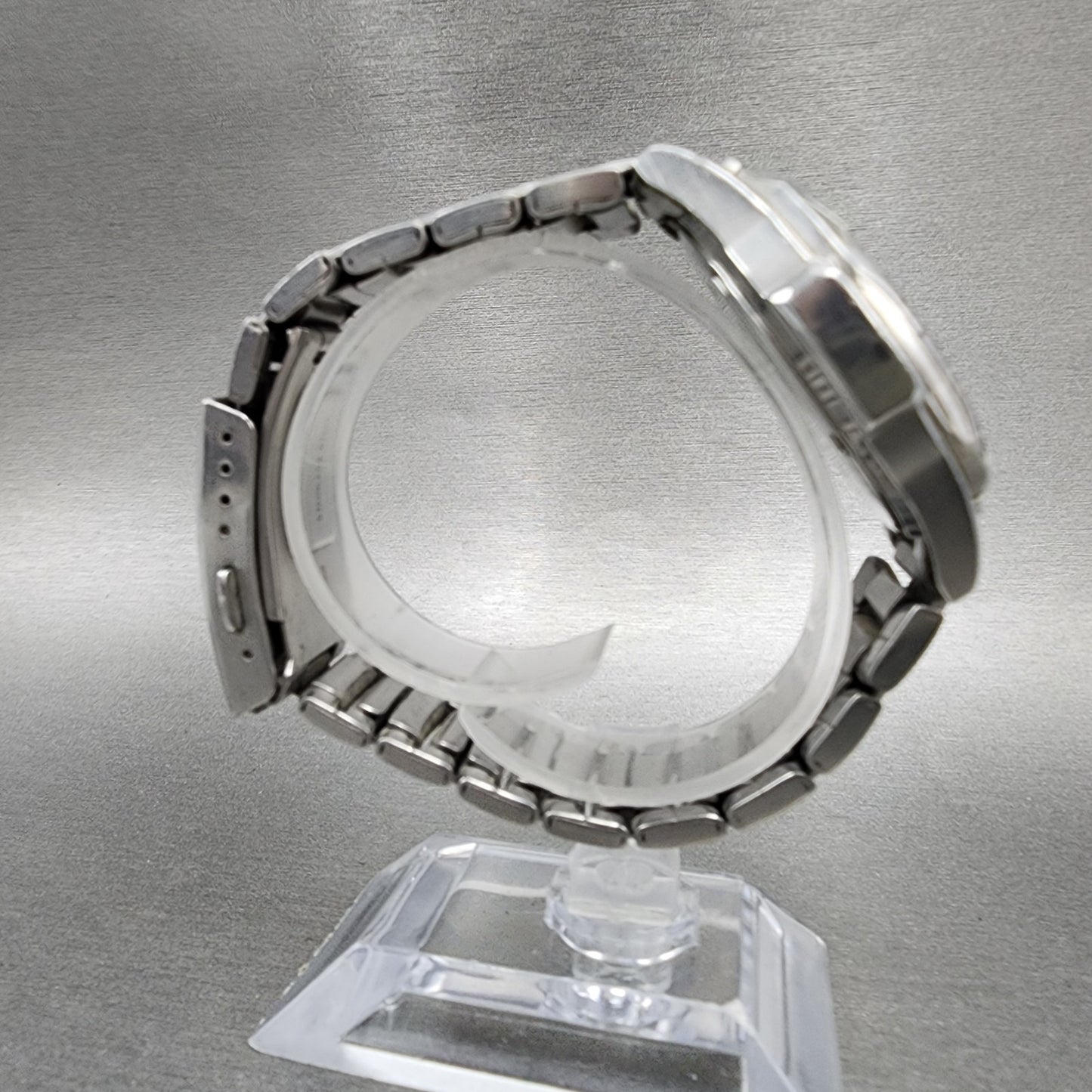 Casio MTD1046 Dive Watch Men 38mm Silver Dial Silver Tone Daydate PARTS9