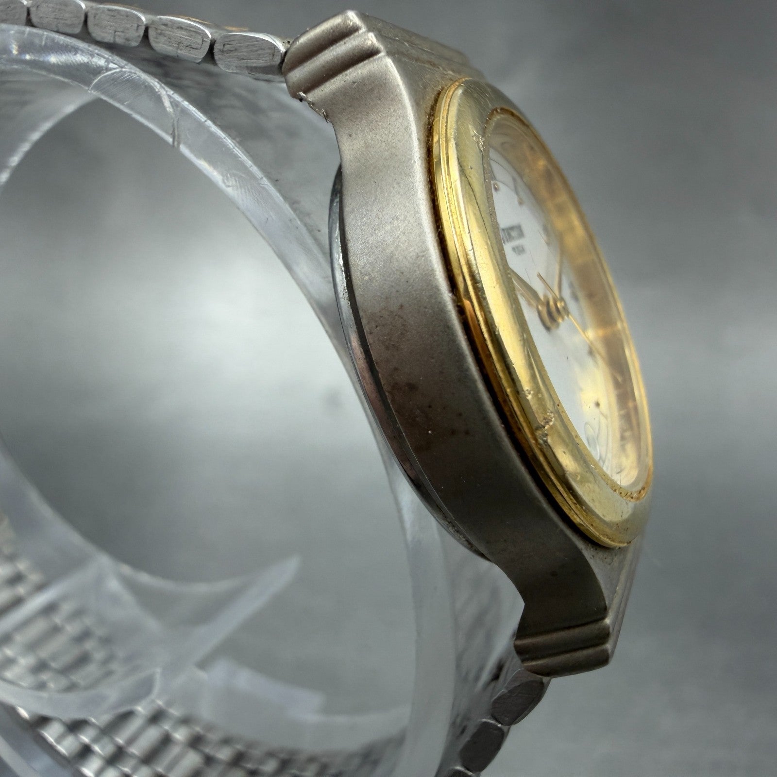 Citizen Vega Junction Watch Women 25mm White Dial Two Tone Date Round New Batt3