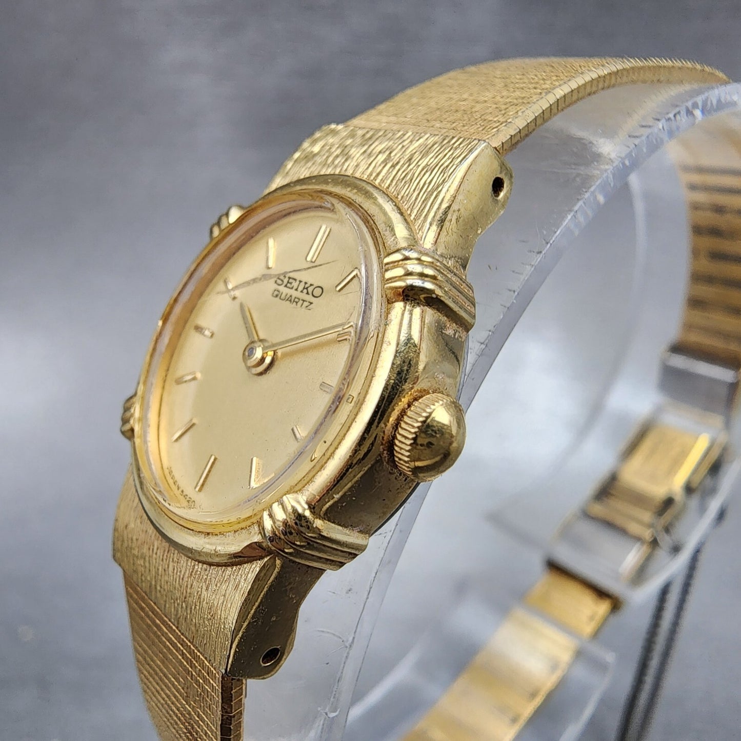Seiko Watch Women 17mm Gold Dial Gold Tone Oval 54205159 New Battery2