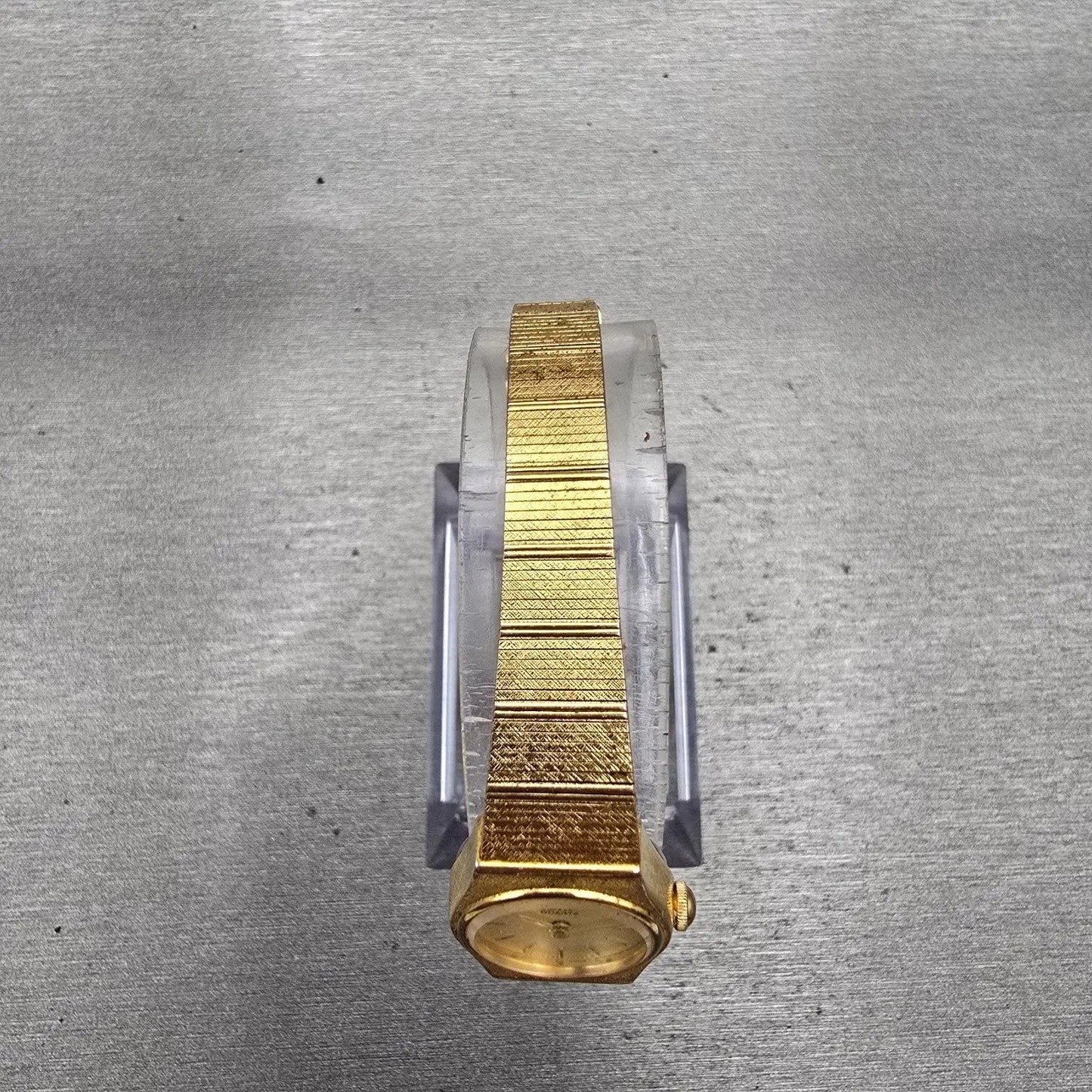 Seiko Watch Women 17mm Champagne Dial Gold Tone Oval 5420-0129 New Battery VTG4