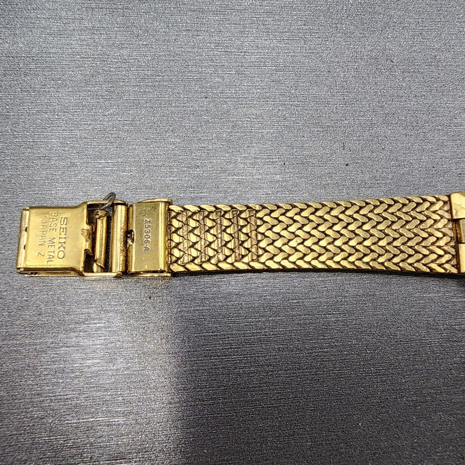 Seiko Tank Watch Women 15mm Gold Dial Gold Tone Rectangle 1F205A89 New Batt8