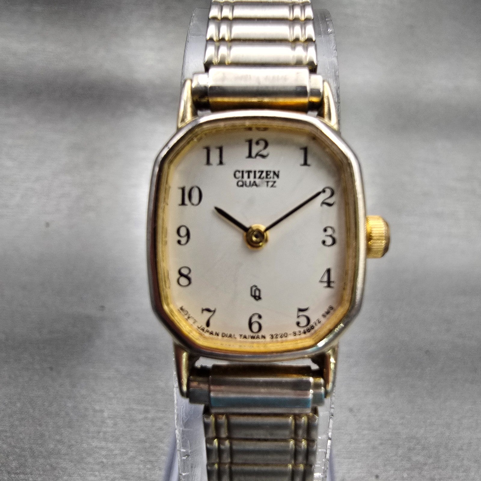Citizen CQ Watch Women 17mm White Dial Two Tone Oval 3220-893476 New Battery VTG0