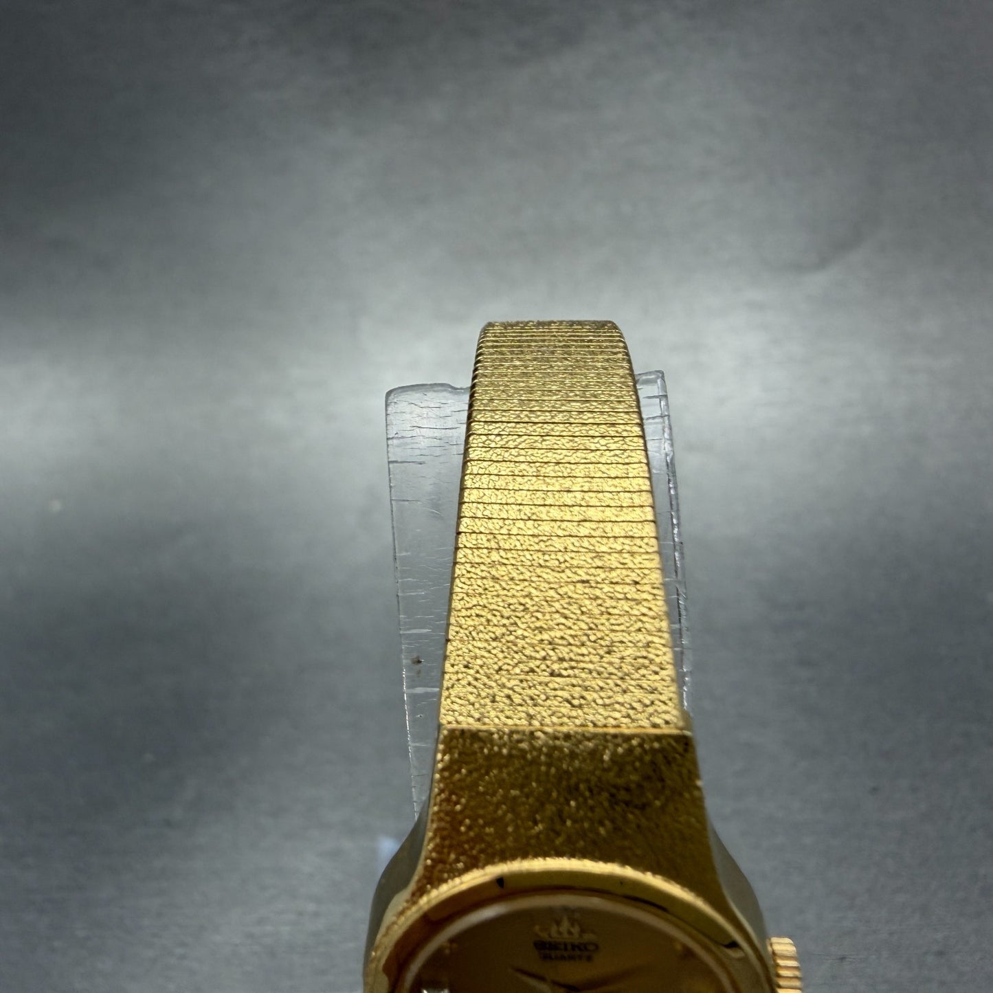 Seiko Watch Women 20mm Champagne Dial Gold Tone Round 8Y21-0020 New Battery GH54