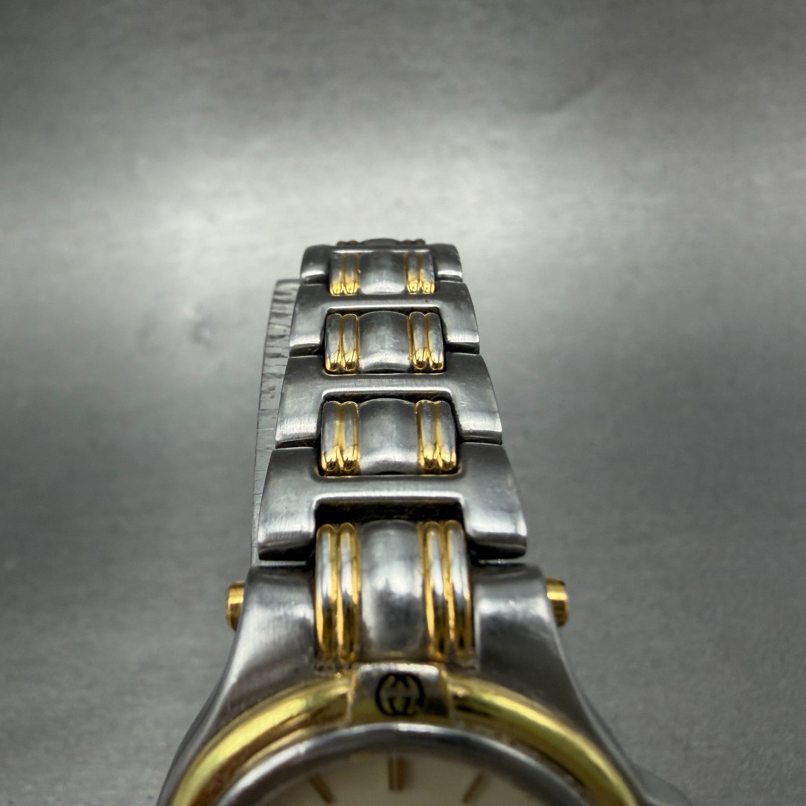 Gucci 9040L Watch Women 26mm Cream Dial Two Tone Date Round New Battery4