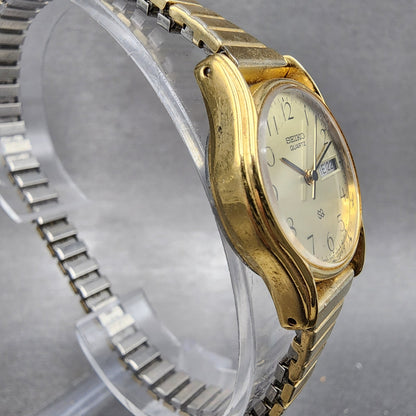 Seiko SQ Watch Women 22mm Champagne Dial Gold Tone Daydate 2a230139 New Battery3