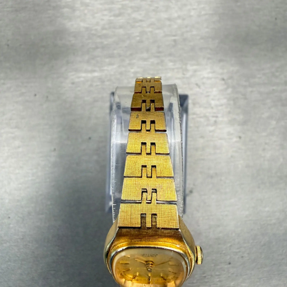 48304582