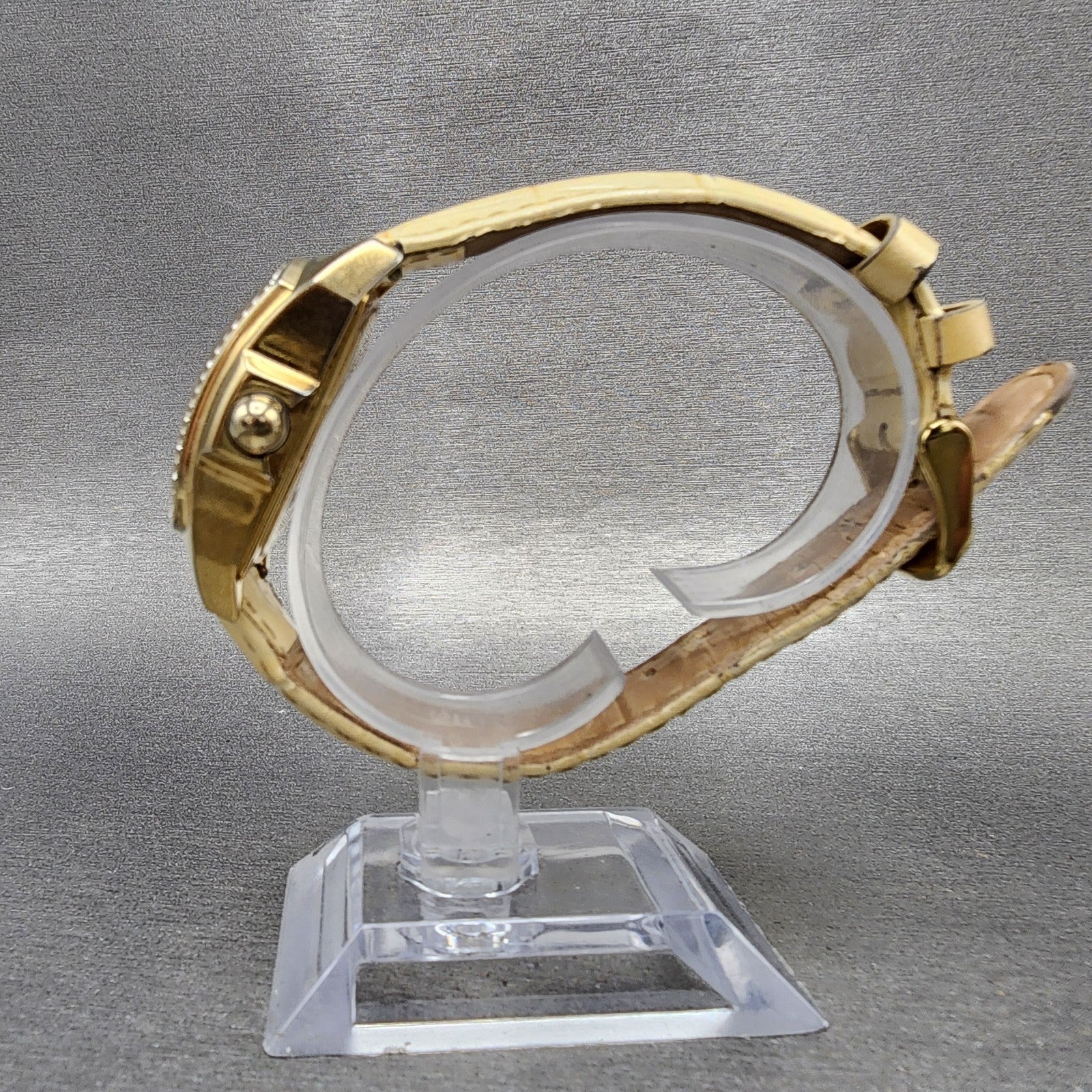 Invicta Lupah Watch Women 26mm MOP Dial Gold Tone Oval 0160 New Battery6