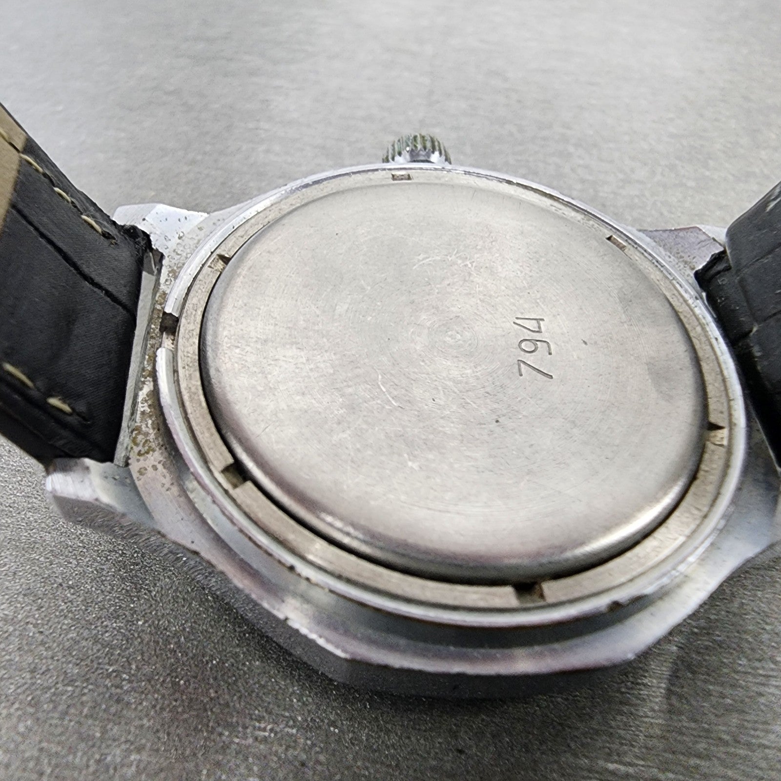 Slava Watch Men 39mm Black Dial Silver Tone Daydate Round Manual Wind Runs VTG9