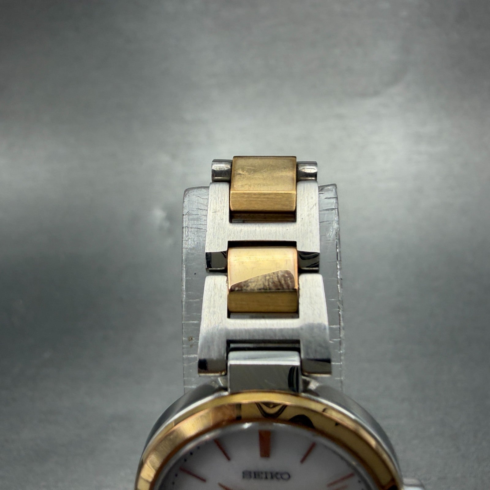 Seiko Solar Lukia Watch 24mm Women White Dial Two Tone Round V117-0EH0 Runs5