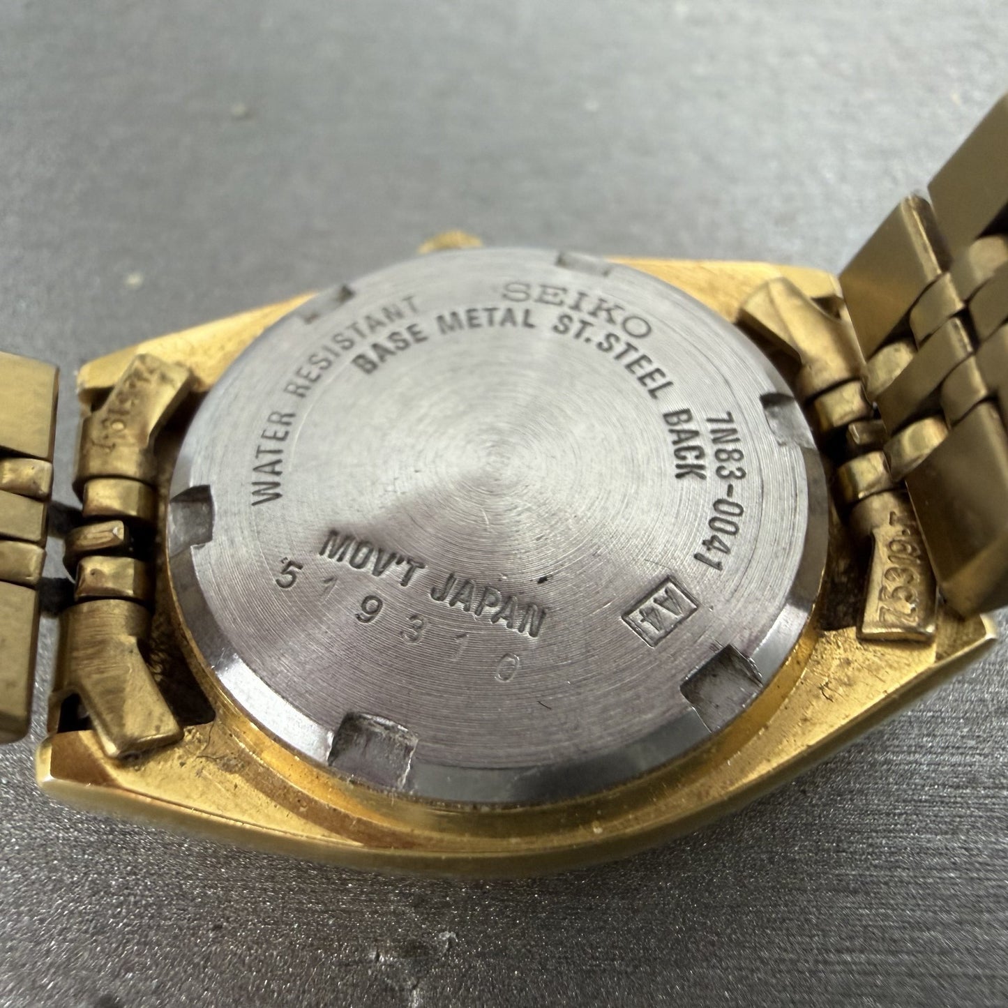 Seiko Watch Women 25mm Gold Dial Gold Tone Daydate Round 7N830041 New Battery9