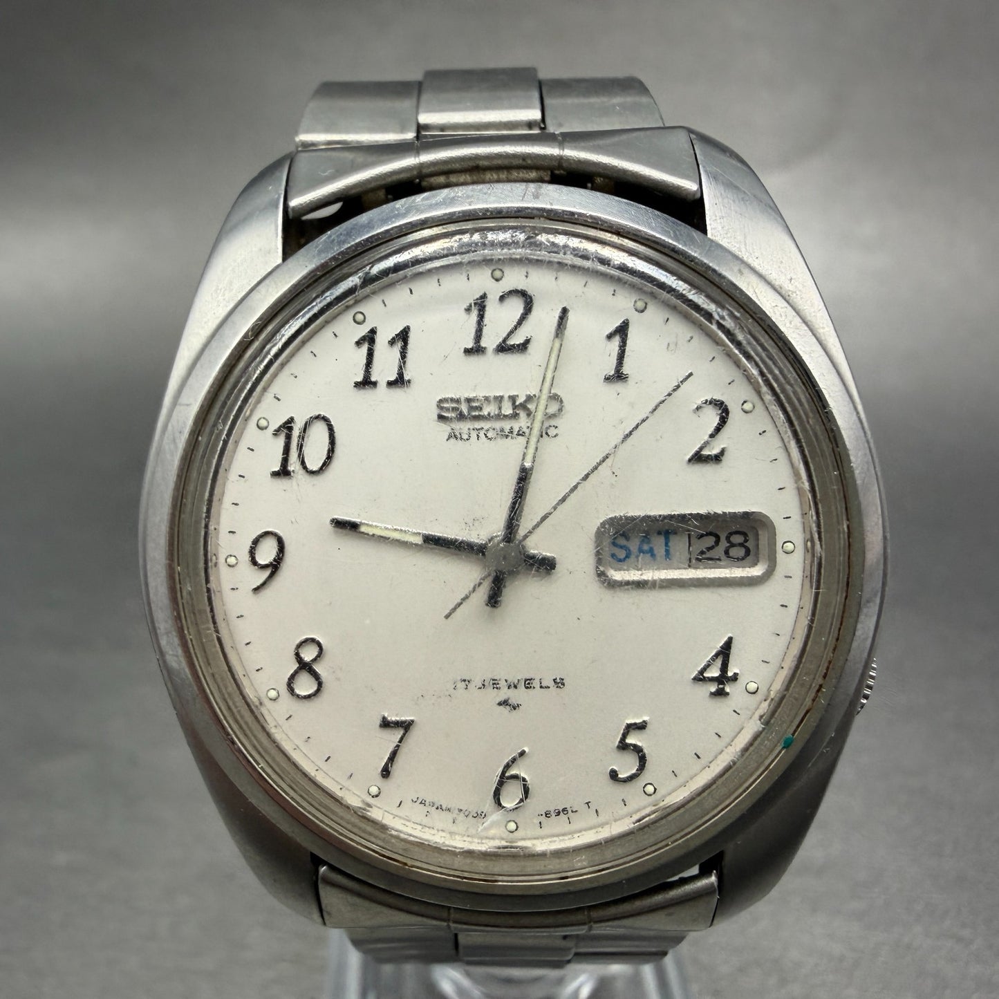 Seiko Automatic Watch Men 37mm White Dial Silver Tone DayDate 7009-8219 PARTS0