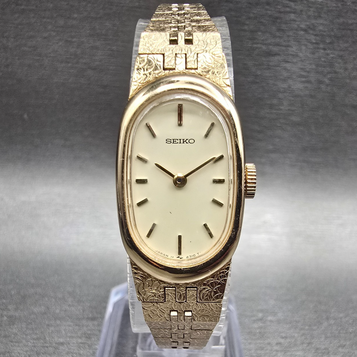Seiko Watch Women 16mm Cream Dial Gold Tone Oval 11-8309 Manual Wind Vintage0