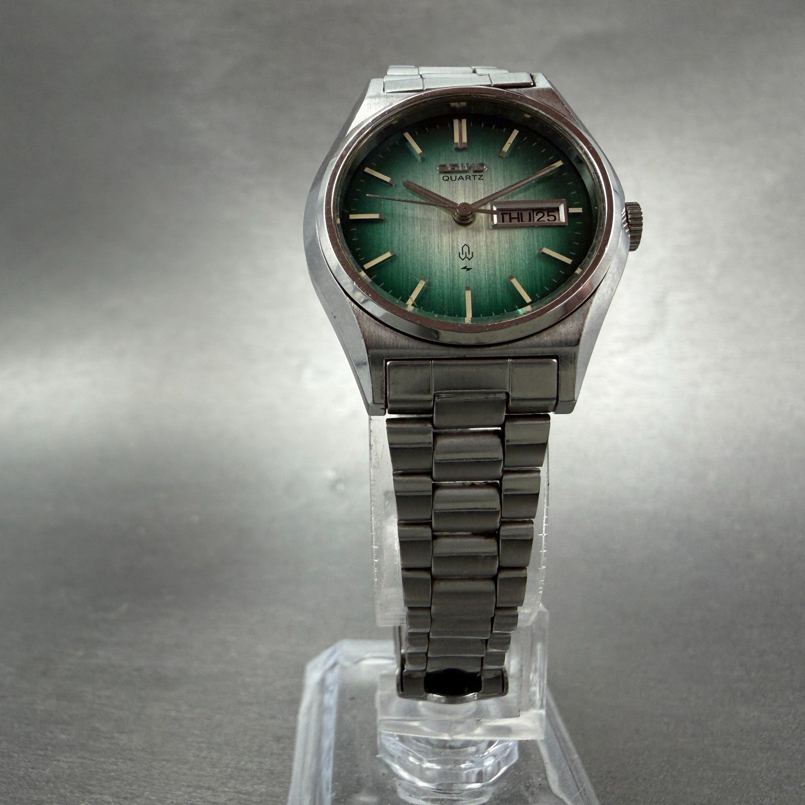 Seiko Watch Women 26mm Green Dial Silver Tone Daydate 2623-0100 New Battery5