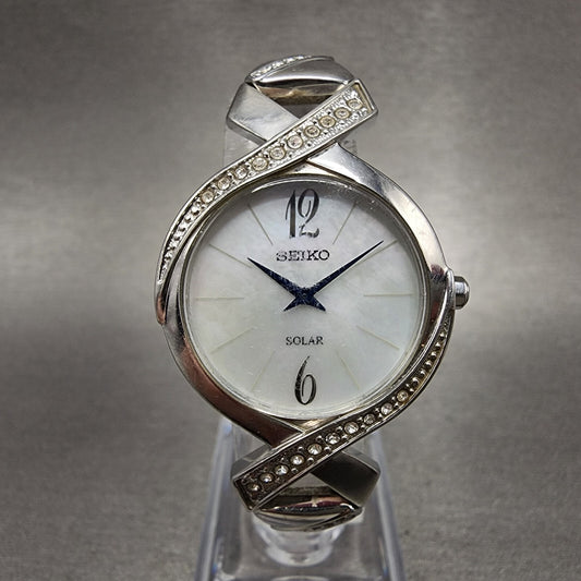 Seiko Solar Watch Women 28mm MOP Dial Silver Tone Round V115-0BH0 Runs
