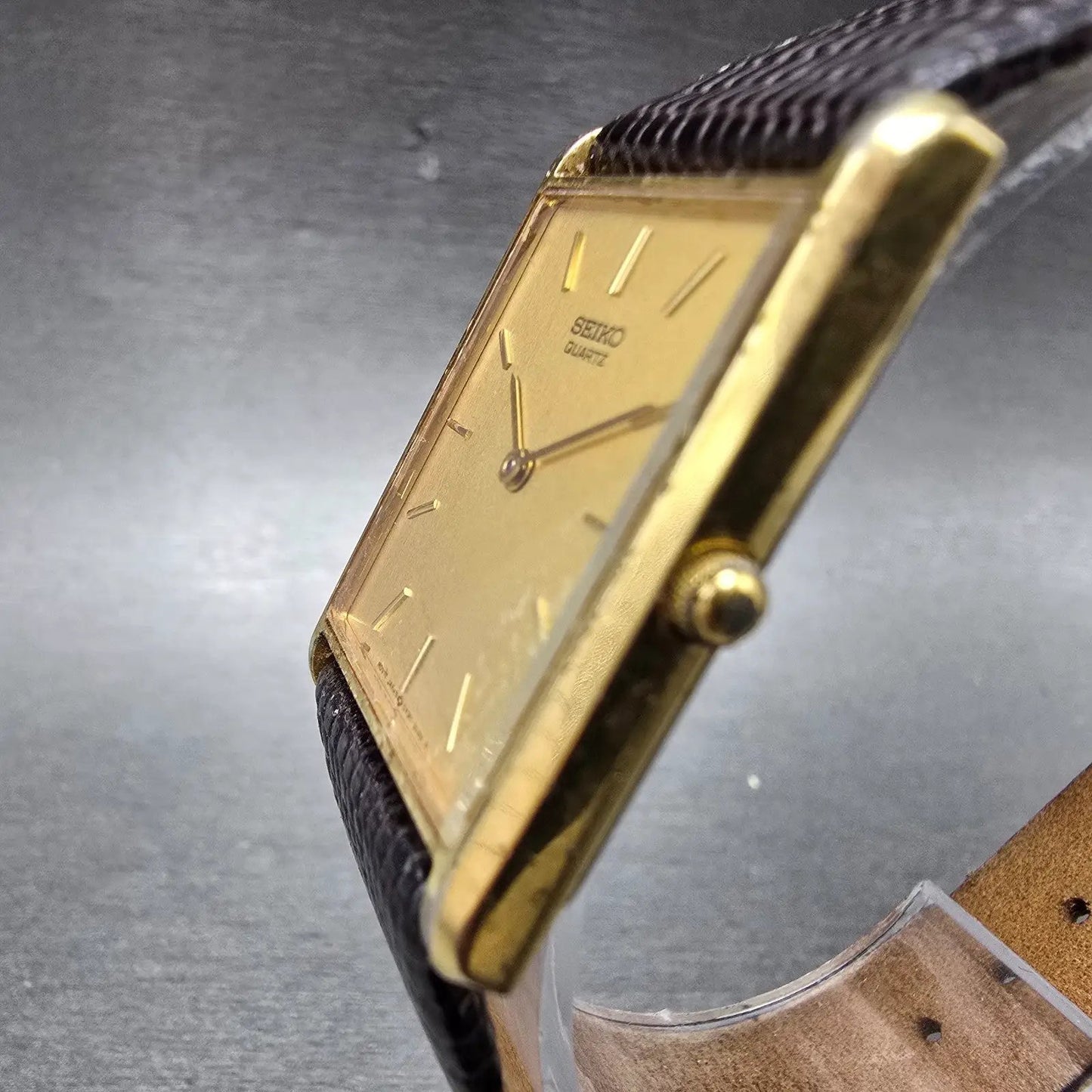 Seiko Watch Men 25mm Gold Dial Gold Tone Rectangle 5Y30-5069 New Battery Vintage2