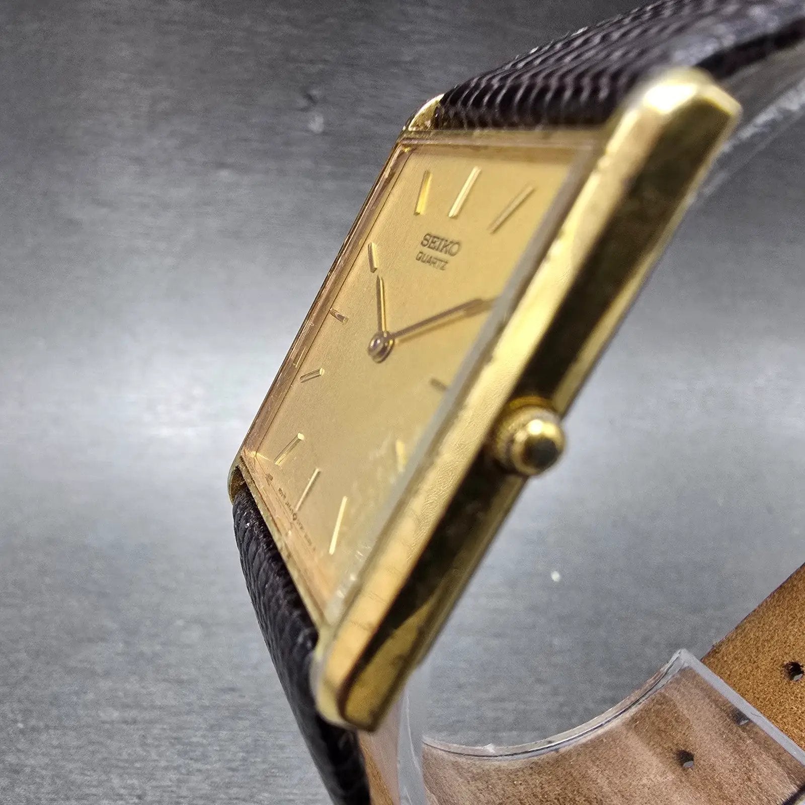 Seiko Watch Men 25mm Gold Dial Gold Tone Rectangle 5Y30-5069 New Battery Vintage2