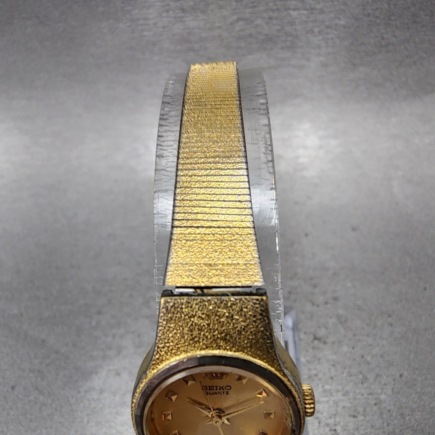 Seiko Watch Women 20mm Champagne Dial Gold Tone Round 8Y210020 New Battery4