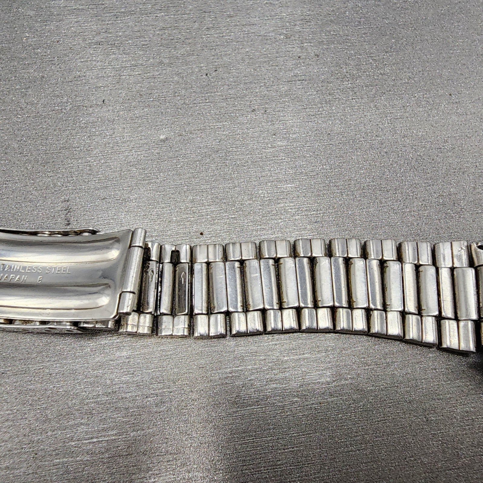Seiko SQ Watch Men 34mm Silver Dial Silver Tone Daydate 81238009 PARTS12