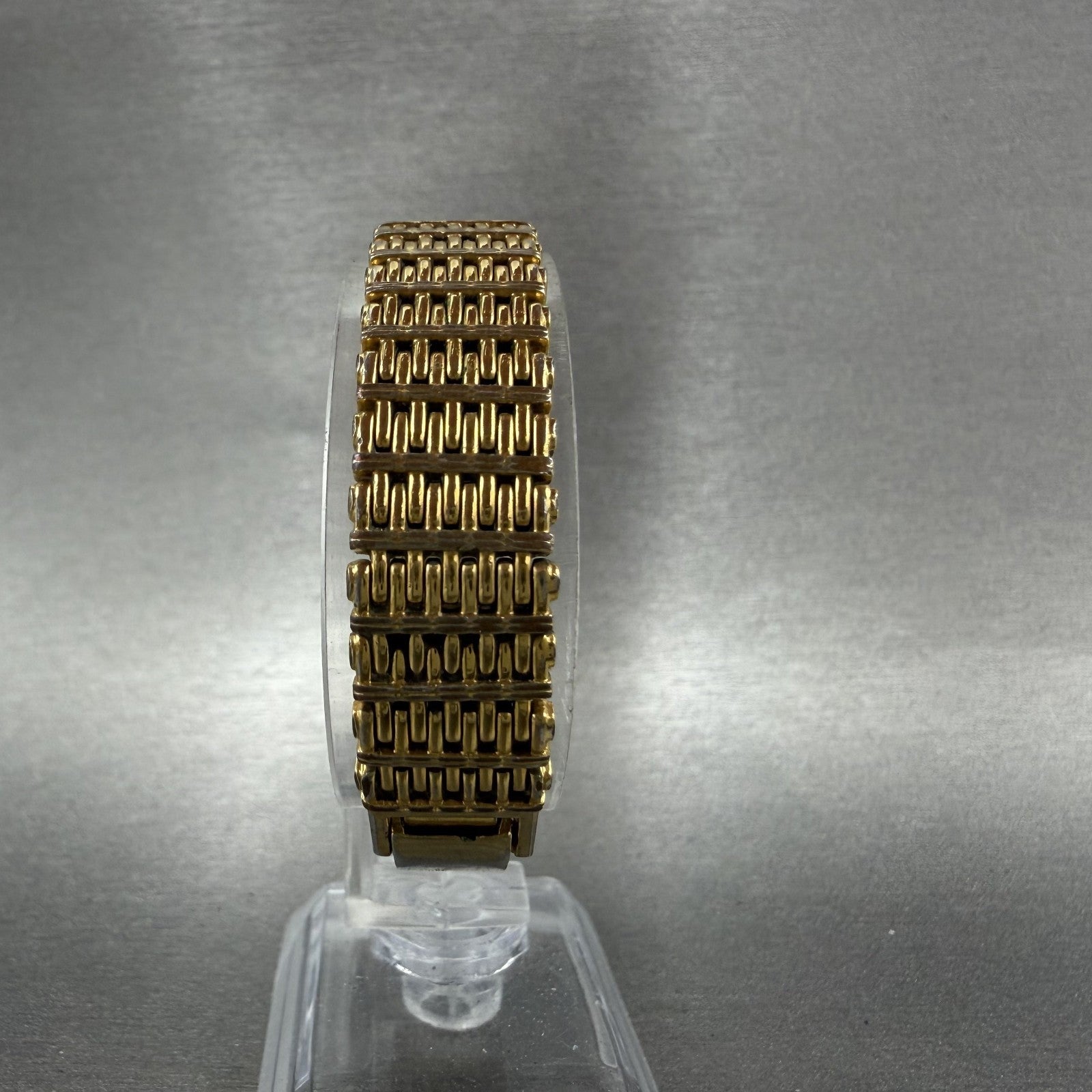 Seiko Tank Watch Women 12mm Champagne Dial Gold Tone 2e205079 New Battery7